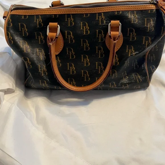 Dooney & Bourke Black/Tan Coated Canvas Satchel/Shoulder Bag AND Matching Wallet - Picture 4 of 15